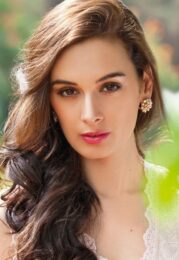 Evelyn Sharma